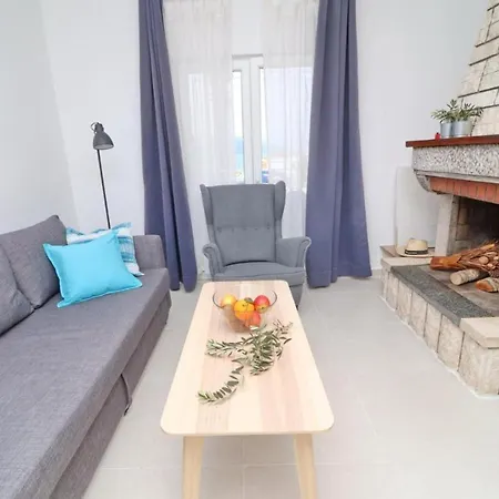 House Rosemary بيت للعطل