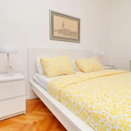 بيت للعطل House Rosemary