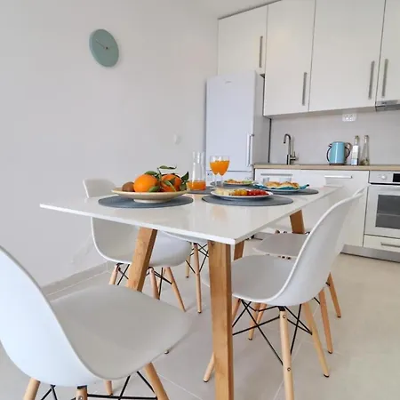 House Rosemary بيت للعطل *