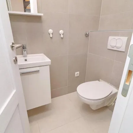 House Rosemary بيت للعطل