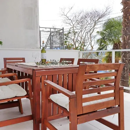 بيت للعطل House Rosemary