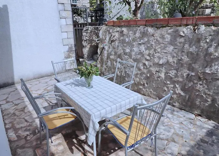 House Rosemary Feriehus Komarna